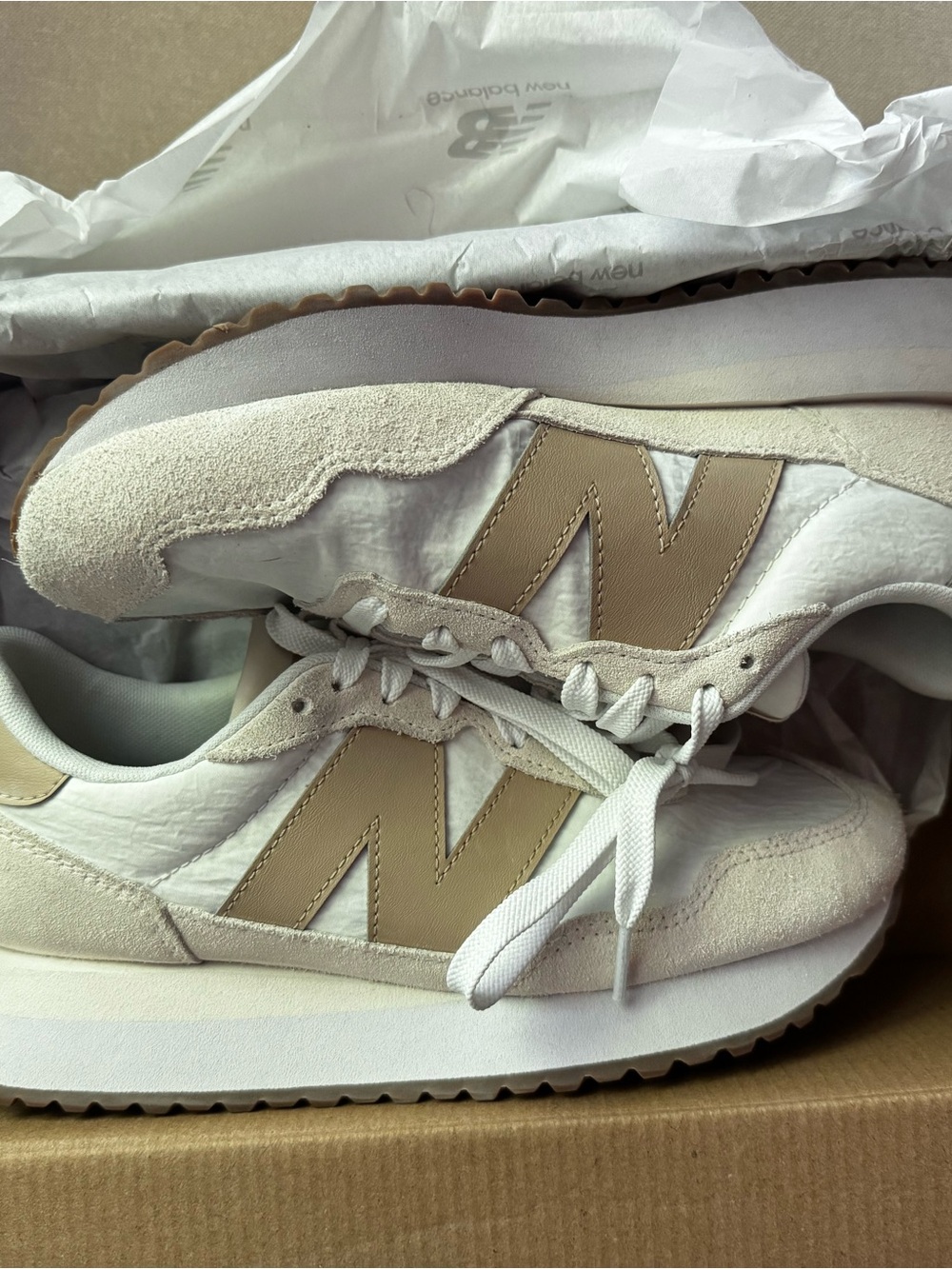 New Balance Sneakers 237